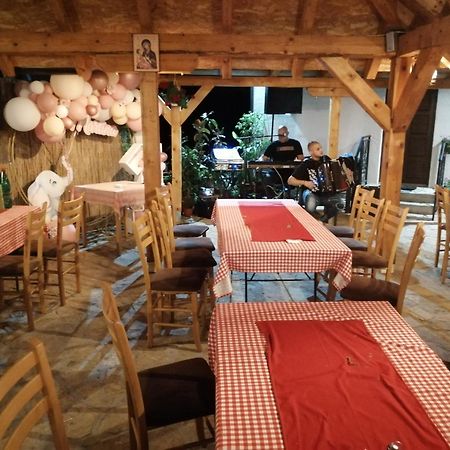 Bed and Breakfast Etno Selo Lelic à Valjevo Extérieur photo