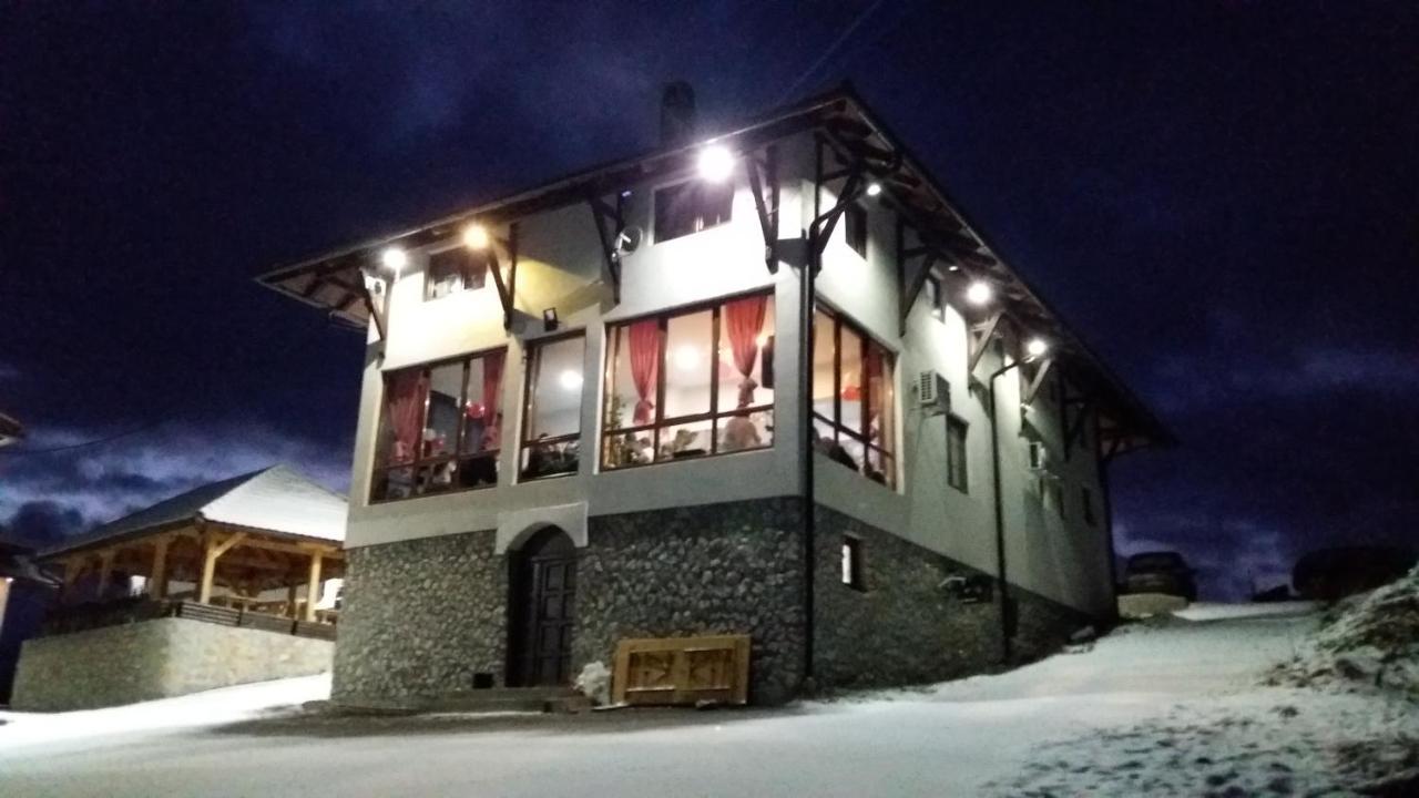 Bed and Breakfast Etno Selo Lelic à Valjevo Extérieur photo