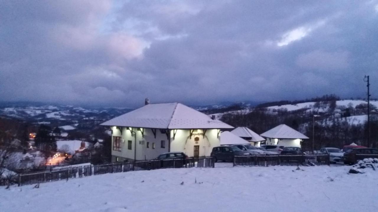 Bed and Breakfast Etno Selo Lelic à Valjevo Extérieur photo