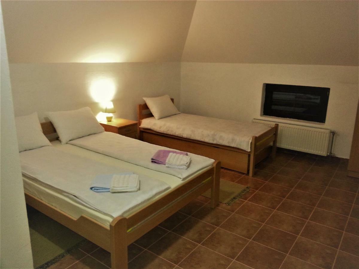 Bed and Breakfast Etno Selo Lelic à Valjevo Extérieur photo